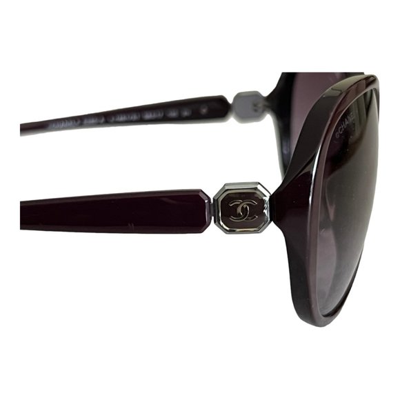CHANEL: Matte Burgundy, Textured CC Sunglasses #10120 main image 5